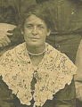 Lucette Aubert vers 1928 - Neuville sur Vanne