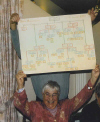 Monique Bretet et l'arbre genalogique de la famille - Novembre 2004 - Les Herbiers