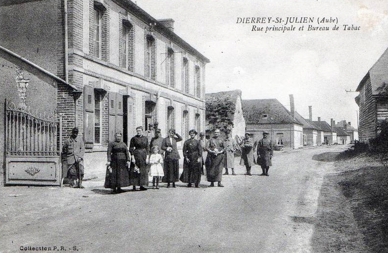Dierrey St Julien : La Rue Principale