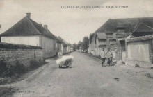 Dierrey St Julien : La Rue de la Planche