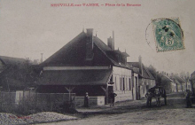 Neuville sur Vanne : Place de la Bouotte