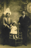 Roger Turb et Dsire et leur fille Anne Marie vers 1923 - Ile d'Yeu (85 )